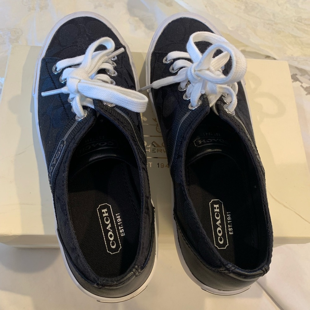 Black Lesley style Coach shoes - Picture 5 of 6